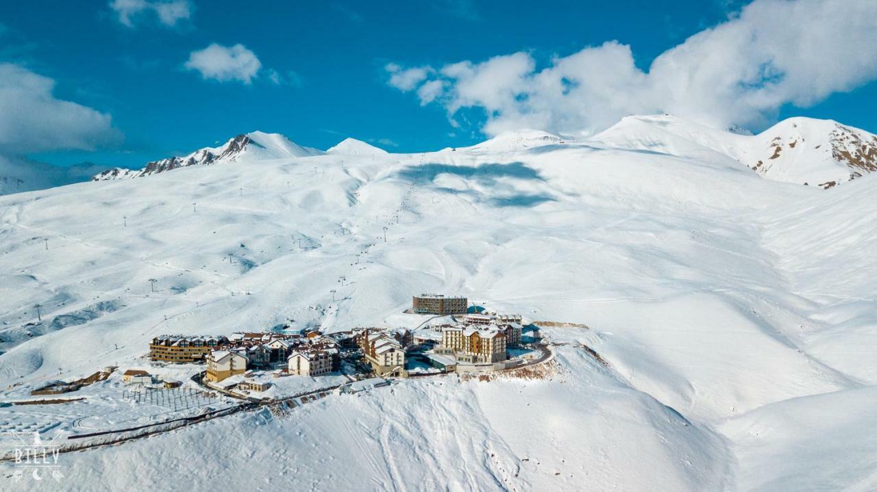 Skytop Studios Gudauri Luaran gambar